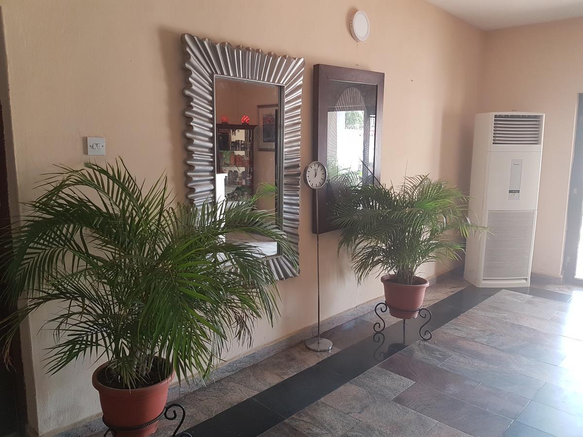 Citilodge Hotel & Conference Centre Newly Renovated Αμπούζα Εξωτερικό φωτογραφία