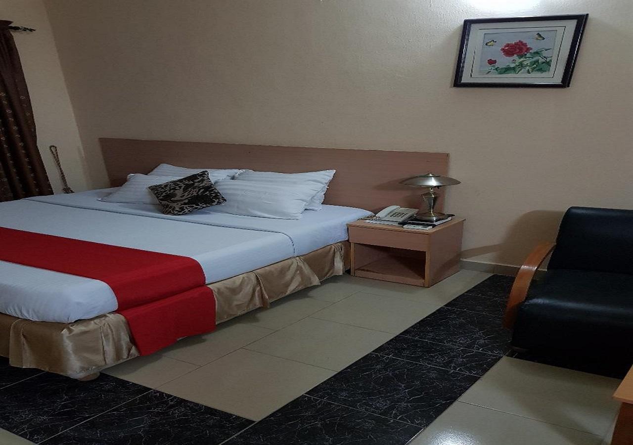 Citilodge Hotel & Conference Centre Newly Renovated Αμπούζα Εξωτερικό φωτογραφία